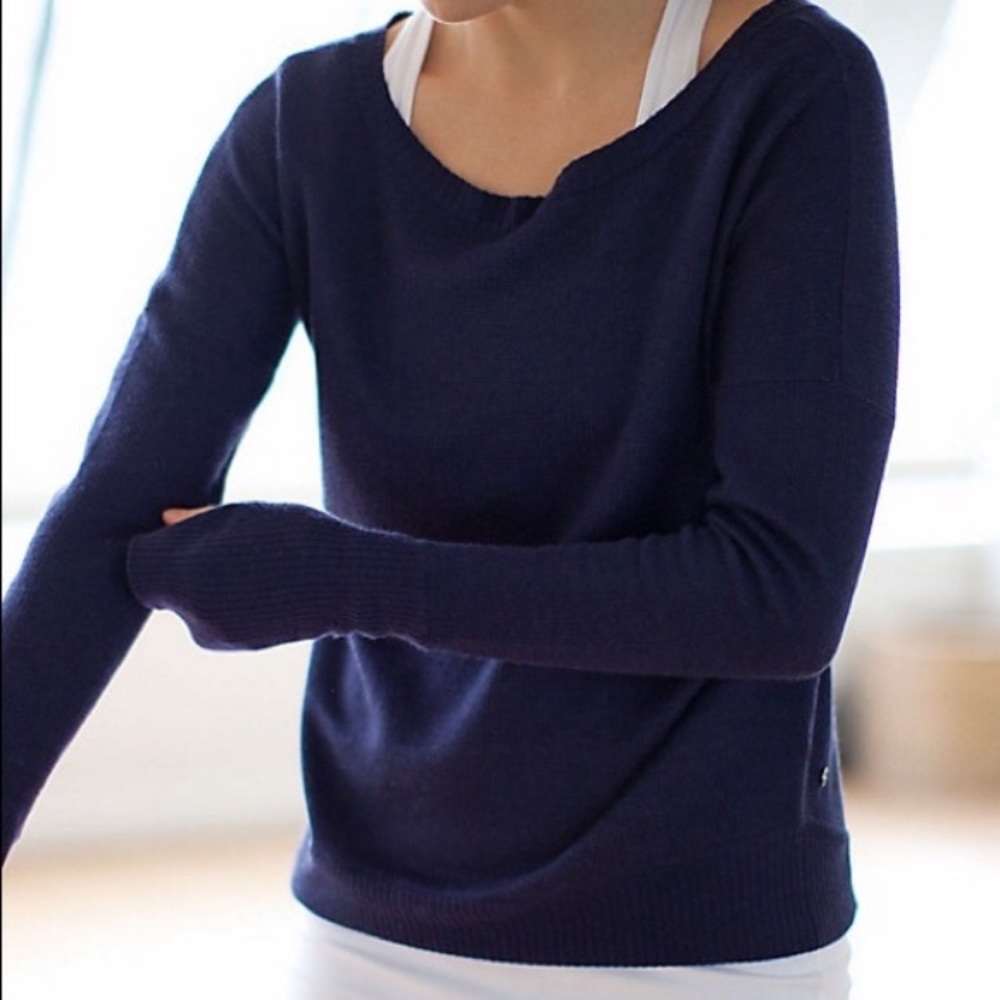 Lululemon Yin Me Pullover HeatherDeep Indigo/White